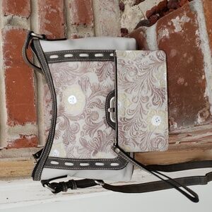 Firenze Bella 100% Geniune Leather Tooled Floral Crossbody Bag Wristlet Western